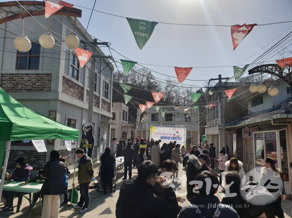 - 순천드라마촬영장 설명절 분위기 '많은 인파로 북적이고 있다'