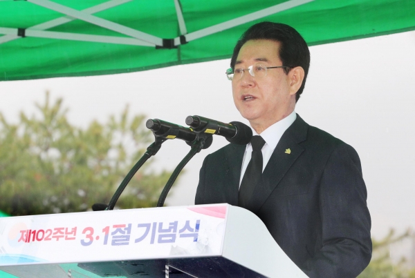 전라남도는 1일 10시 순천 낙안 3·1독립운동기념탑에서 순국선열을 기리기 위한 제102주년 3·1절 기념식을 개최했다.