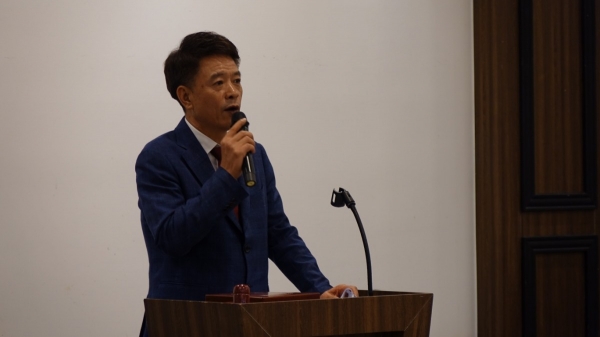 2024년도 순천풍덕지구 도시개발사업조합 정기총회에서 백주윤 조합장 연임에 성공하며 인사말을 전하고 있다.