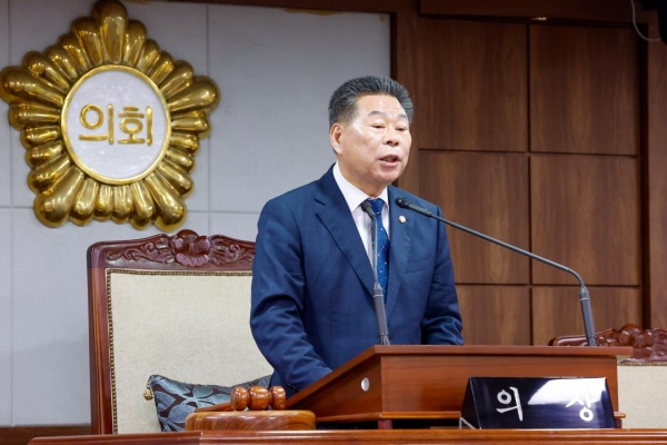 본회의를 진행하는 순천시의회 제9대 후반기 강형구 시의장 모습