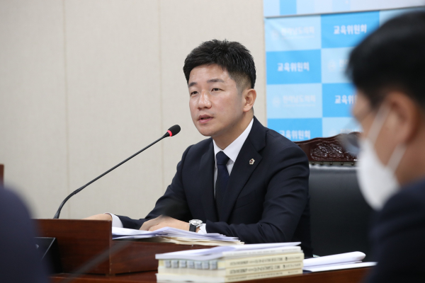 전남도의회 교육위원회 김진남 의원(더불어민주당·순천5) 의정 활동 모습